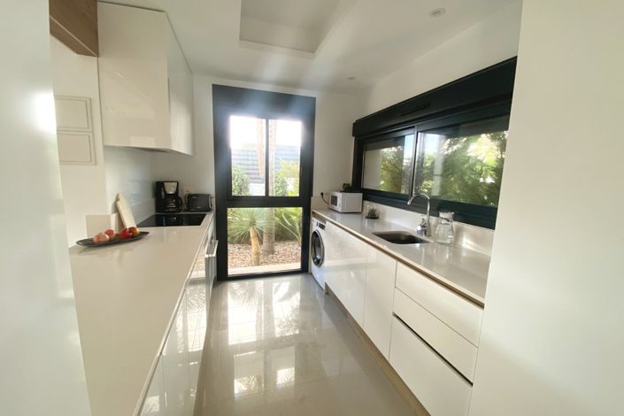 Image No.7-3 Bed Villa for sale