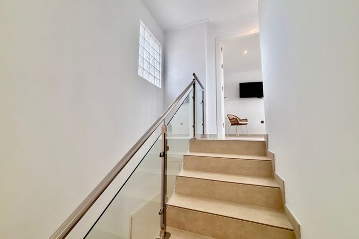 Image No.19-2 Bed Villa for sale