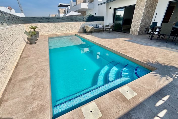 Image No.4-2 Bed Villa for sale