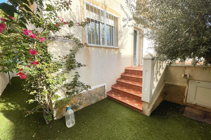 Image No.2-3 Bed Villa for sale