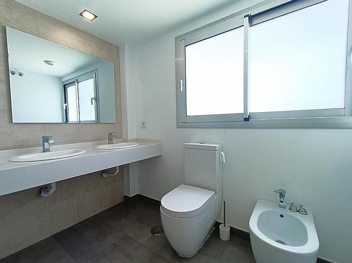 Image No.20-2 Bed Apartment for sale