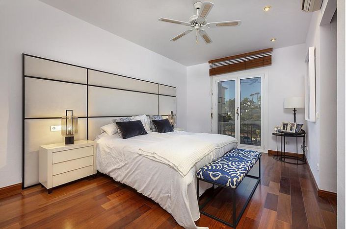 Image No.11-3 Bed Apartment for sale