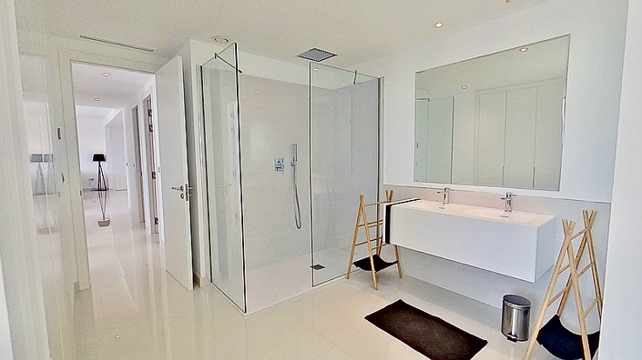 Image No.12-3 Bed Apartment for sale