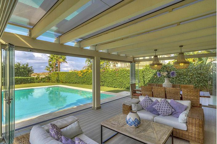 Image No.2-5 Bed Villa for sale