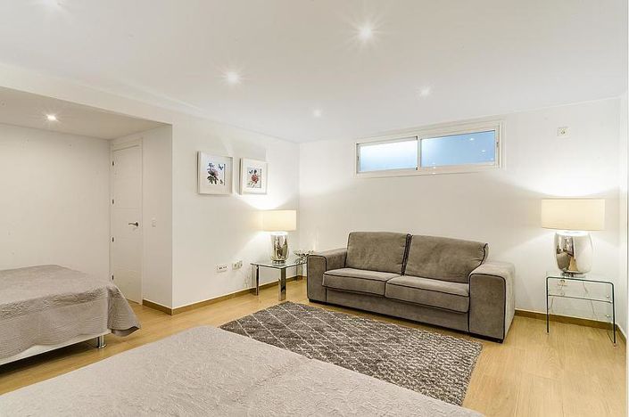 Image No.8-5 Bed Villa for sale