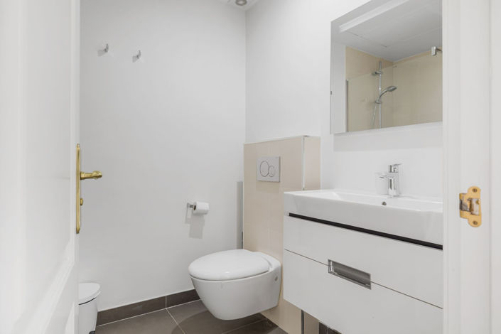 Image No.11-5 Bed Townhouse for sale