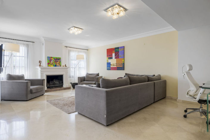 Image No.14-5 Bed Townhouse for sale