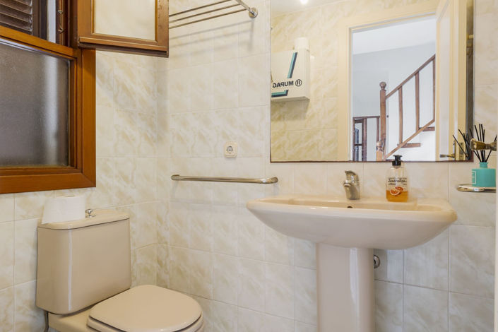 Image No.14-2 Bed Townhouse for sale