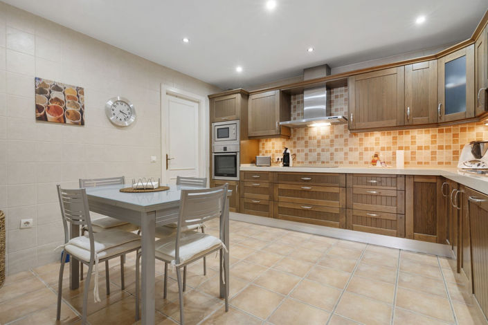 Image No.11-3 Bed Apartment for sale