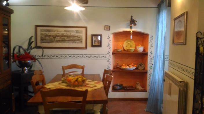 Image No.11-3 Bed House for sale