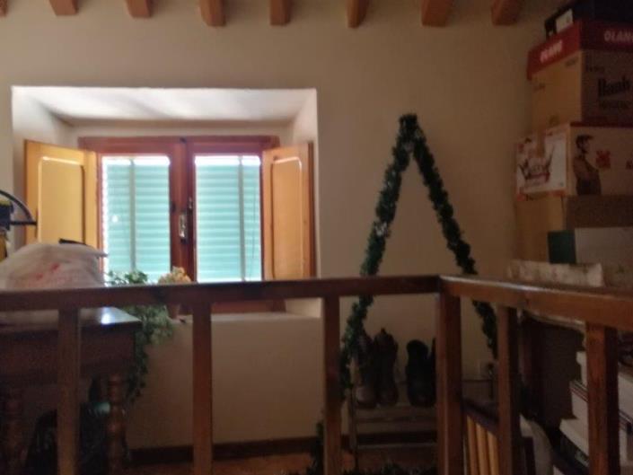 Image No.6-6 Bed House for sale