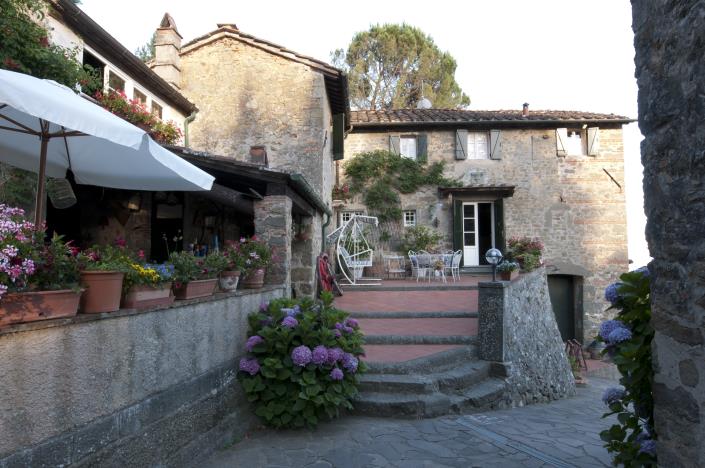 Image No.4-6 Bed Country Property for sale