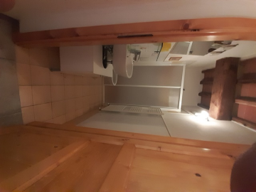 14_bathroom-downstairs