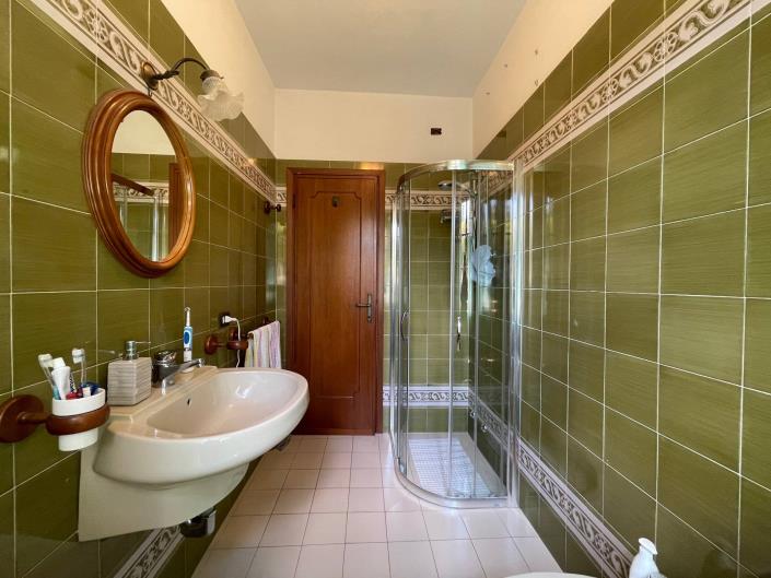 Image No.10-7 Bed Villa for sale