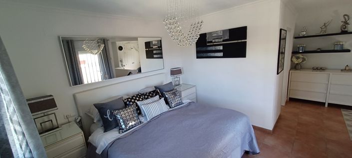 Image No.29-3 Bed Villa for sale