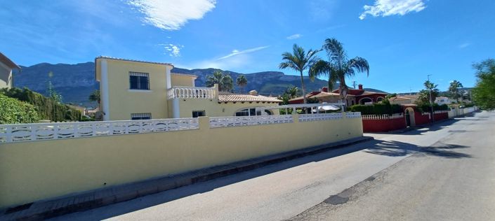 Image No.10-3 Bed Villa for sale