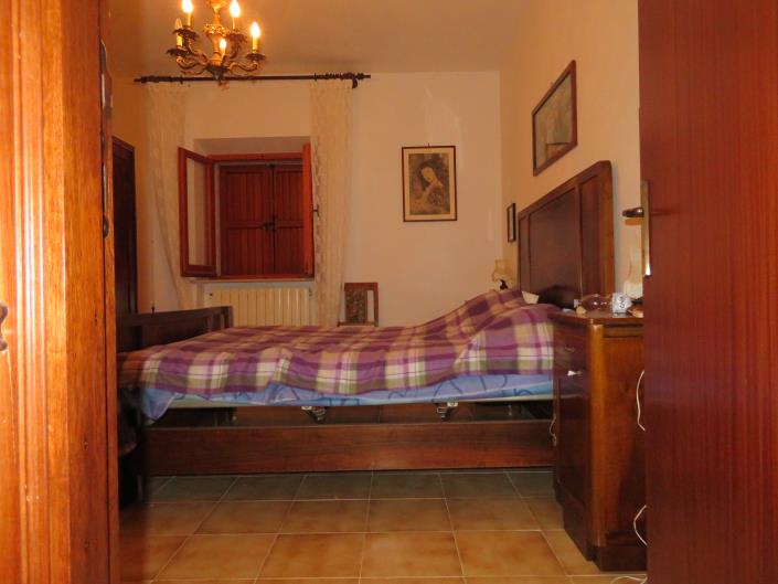 Image No.19-3 Bed House for sale