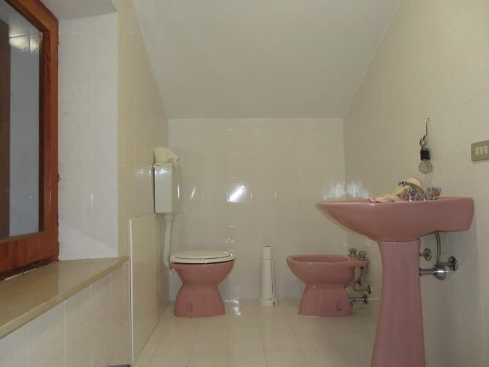 Image No.24-3 Bed House for sale