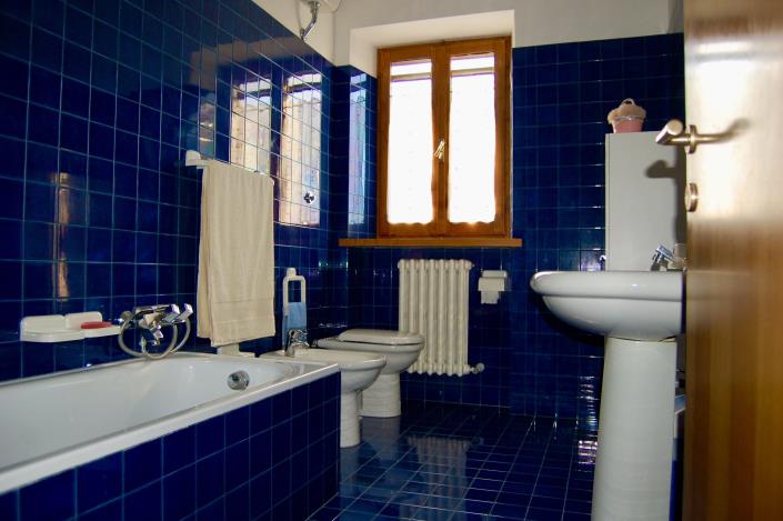 Image No.19-6 Bed Country House for sale