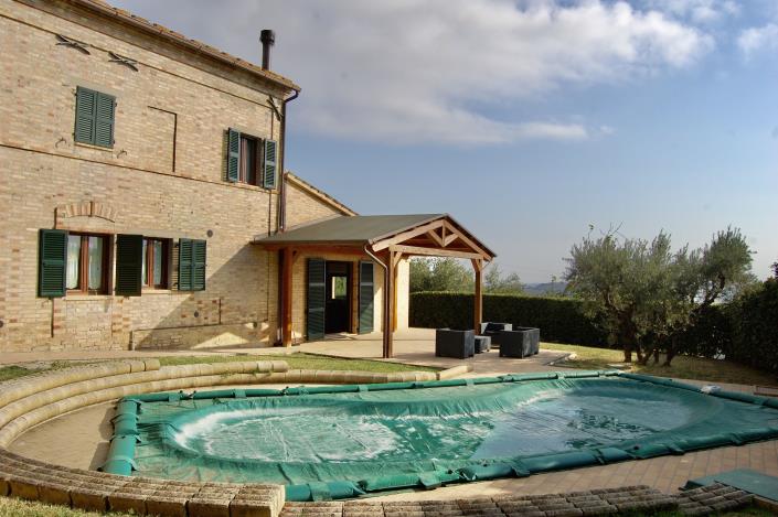 Image No.8-3 Bed Country House for sale