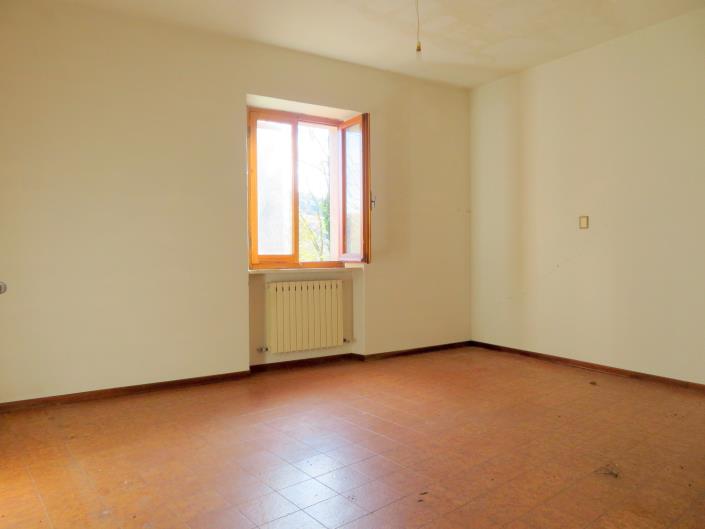 Image No.13-3 Bed Farmhouse for sale