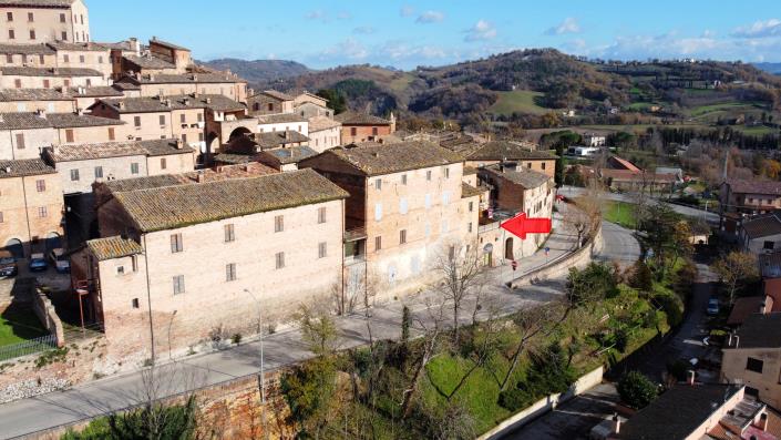 Image No.6-6 Bed Townhouse for sale