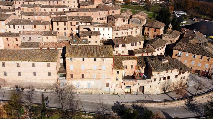 Image No.7-6 Bed Townhouse for sale