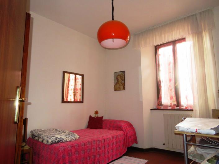 Image No.22-6 Bed Townhouse for sale