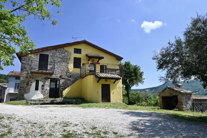 Image No.6-7 Bed Country Property for sale