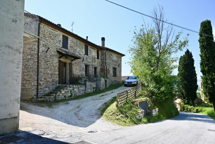 Image No.7-7 Bed Country Property for sale