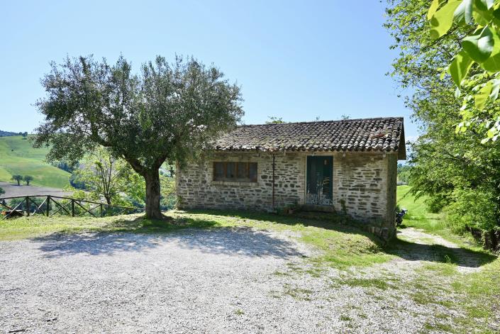 Image No.8-7 Bed Country Property for sale