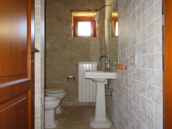 Image No.18-4 Bed Country House for sale