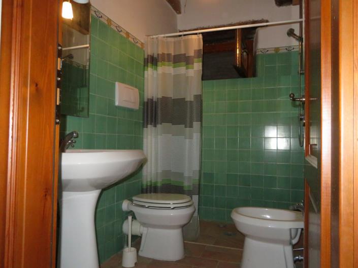 Image No.17-4 Bed Country House for sale