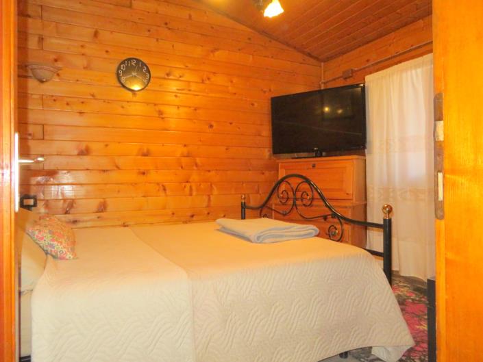 Image No.15-2 Bed Cottage for sale