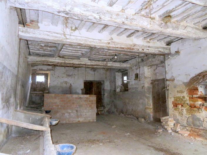 Image No.31-Maison de campagne de 4 chambres à vendre à Tolentino