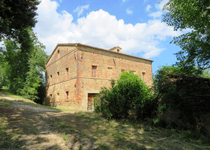 Image No.7-Maison de campagne de 4 chambres à vendre à Tolentino