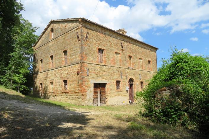 Image No.8-Maison de campagne de 4 chambres à vendre à Tolentino