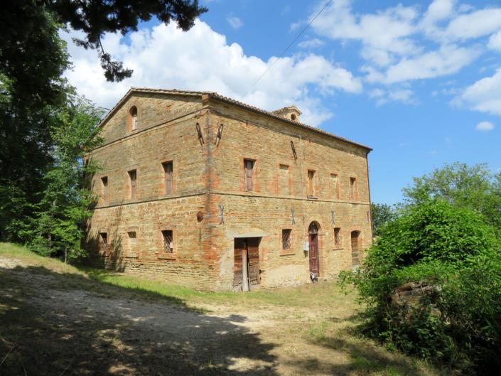 Image No.9-Maison de campagne de 4 chambres à vendre à Tolentino