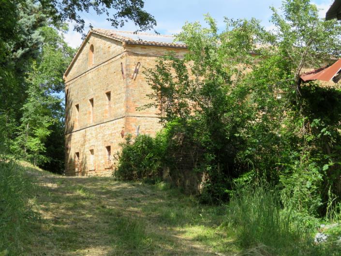 Image No.10-Maison de campagne de 4 chambres à vendre à Tolentino