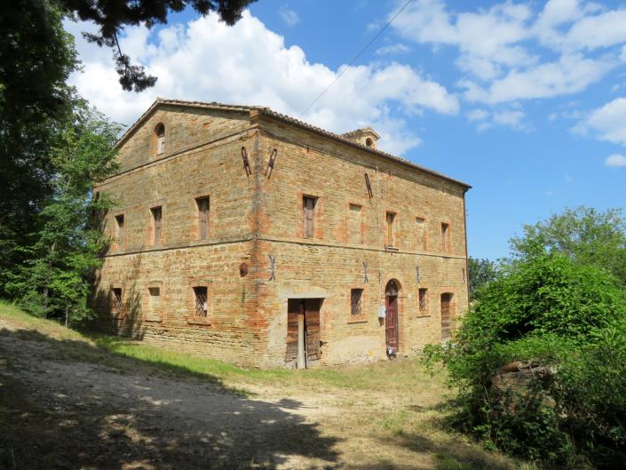 Image No.12-Maison de campagne de 4 chambres à vendre à Tolentino