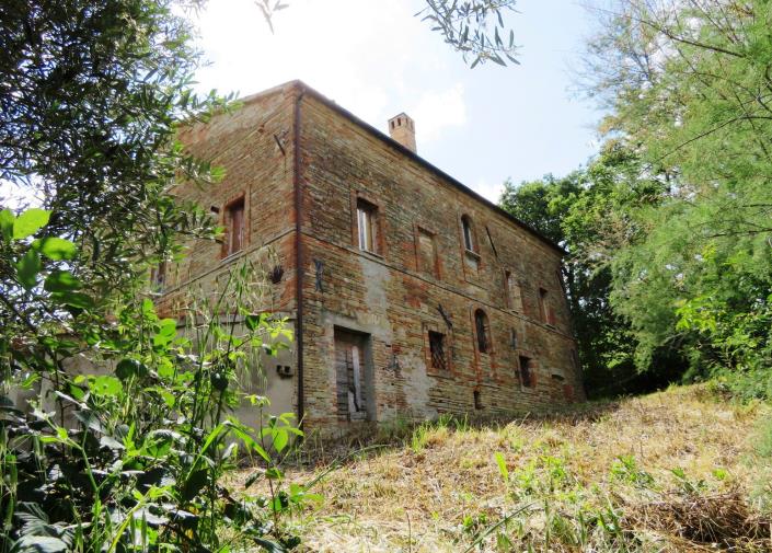 Image No.13-Maison de campagne de 4 chambres à vendre à Tolentino