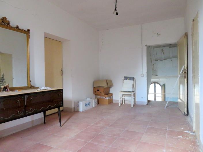 Image No.20-Maison de campagne de 4 chambres à vendre à Tolentino