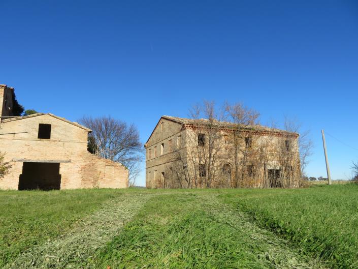 Image No.2-Ferme de 4 chambres à vendre à Macerata