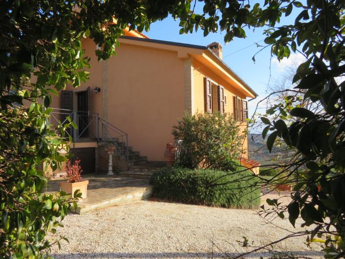 Image No.16-3 Bed Country House for sale