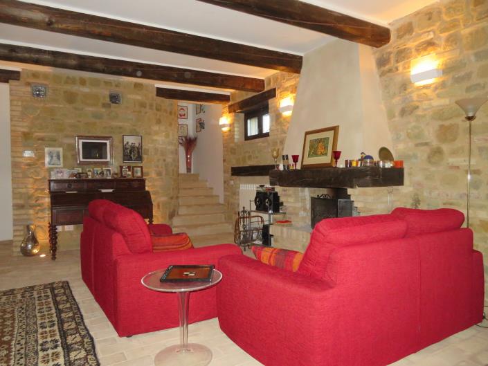 Image No.21-3 Bed Country House for sale