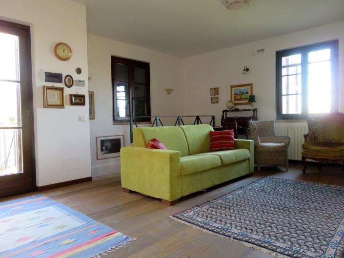 Image No.32-3 Bed Country House for sale