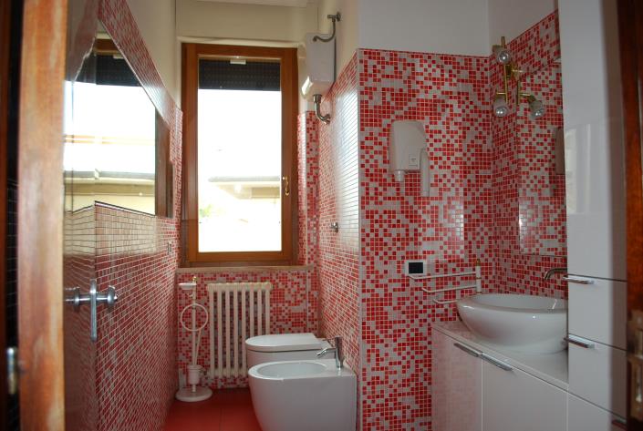 Image No.24-3 Bed House for sale