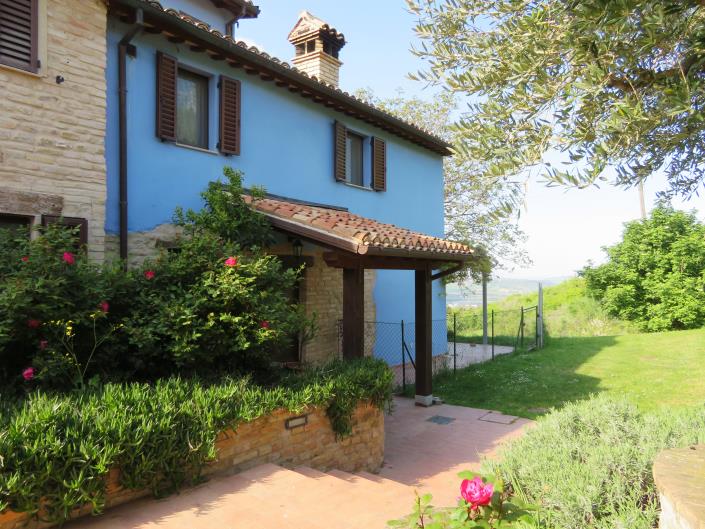 Image No.3-Propriété de pays de 3 chambres à vendre à Tolentino