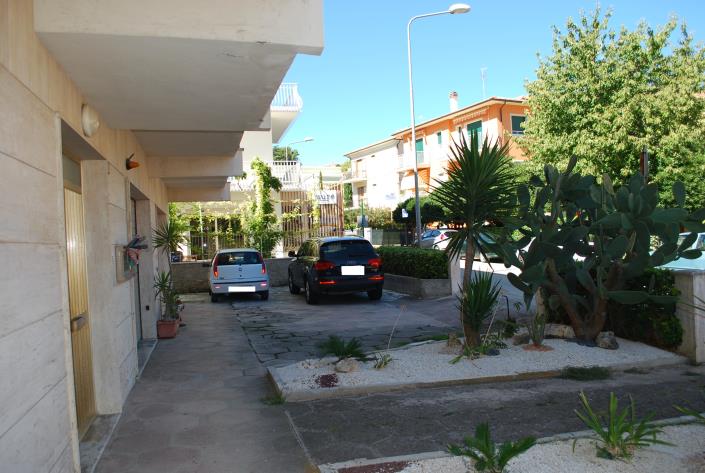 Image No.23-3 Bed Apartment for sale