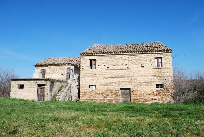 Image No.2-Maison de campagne à vendre à Potenza Picena